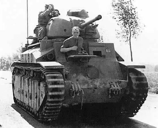 Char gets char s. Renault d2 танк. танк рено д2. французский танк d2. танк fcm char 2c франция.