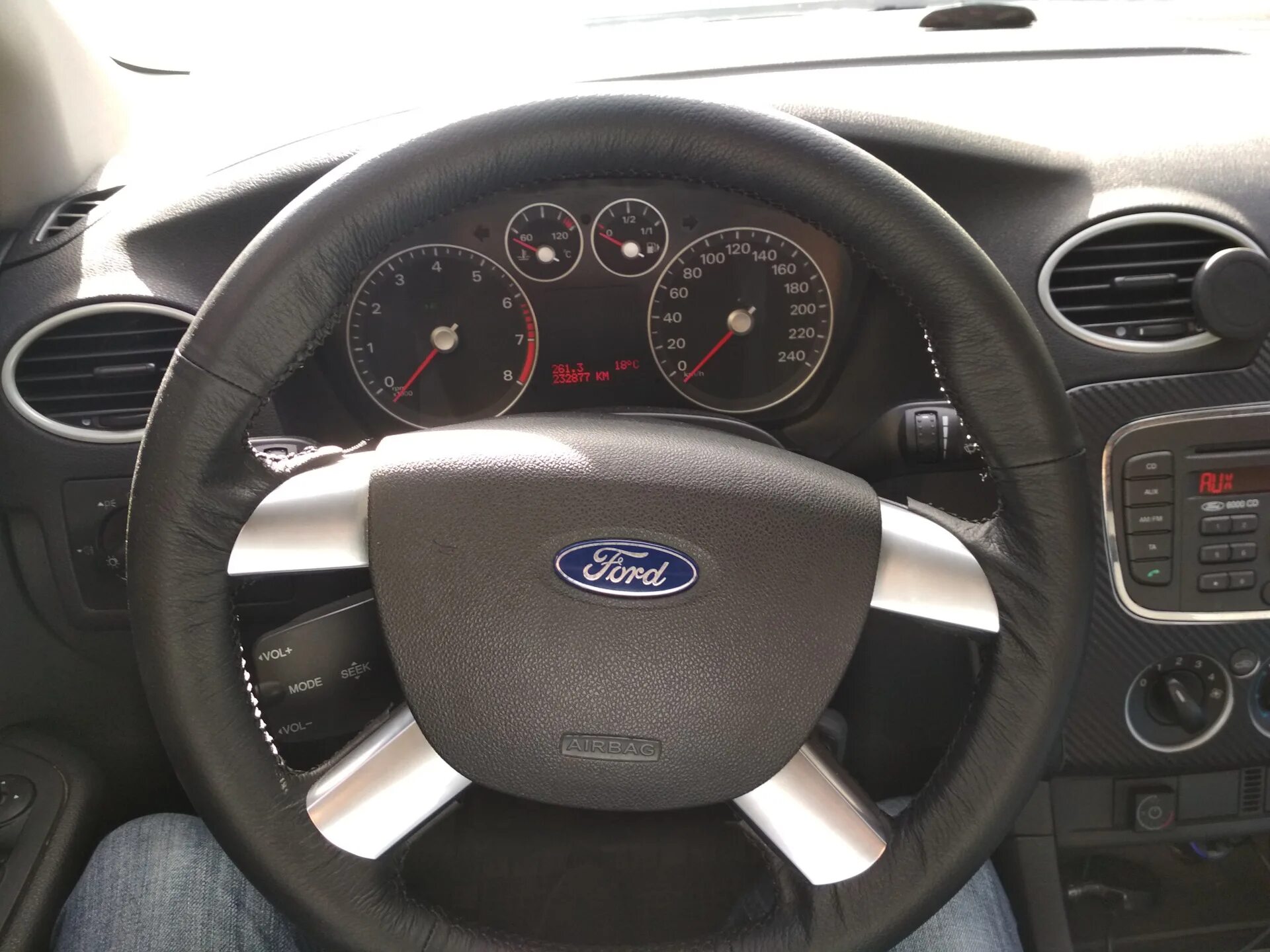 Руль фф2 рестайлинг. Рулевое колесо форд фокус 2 рестайлинг. Ford focus 2007 руль. Руль форд фокус 3 2011. Руль на форд фокус 2 2007.