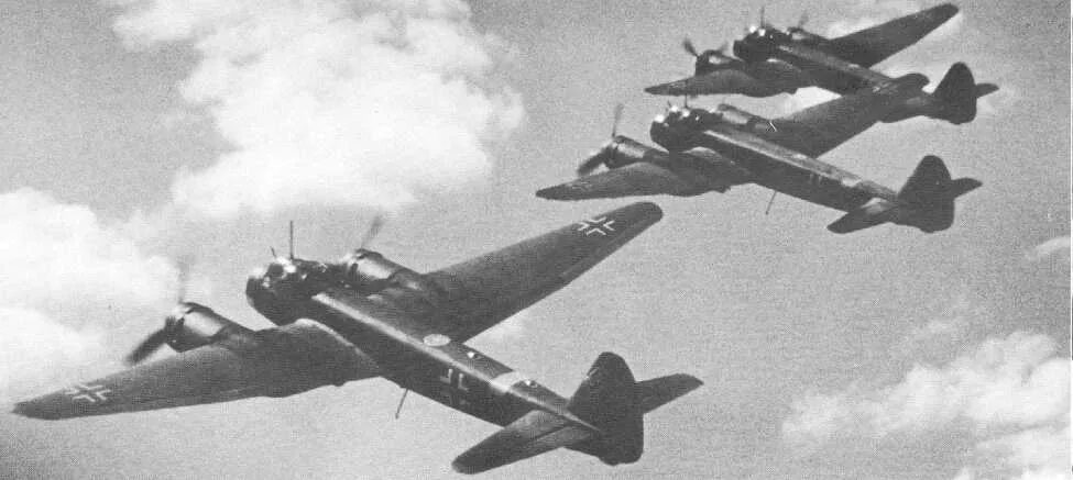 Бомбардировщики дети. Американский бомбардировщик б-17. Rockwell b-1 «лансер». Стратегический бомбардировщик сша в-52. Consolidated b-24 liberator.