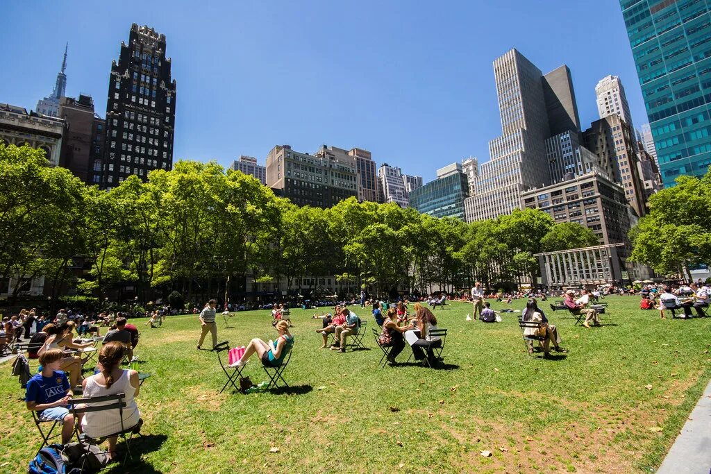 Only square. Нью-йоркский Брайант-парк. Bryant Park New York. Центральный парк Нью-Йорк.