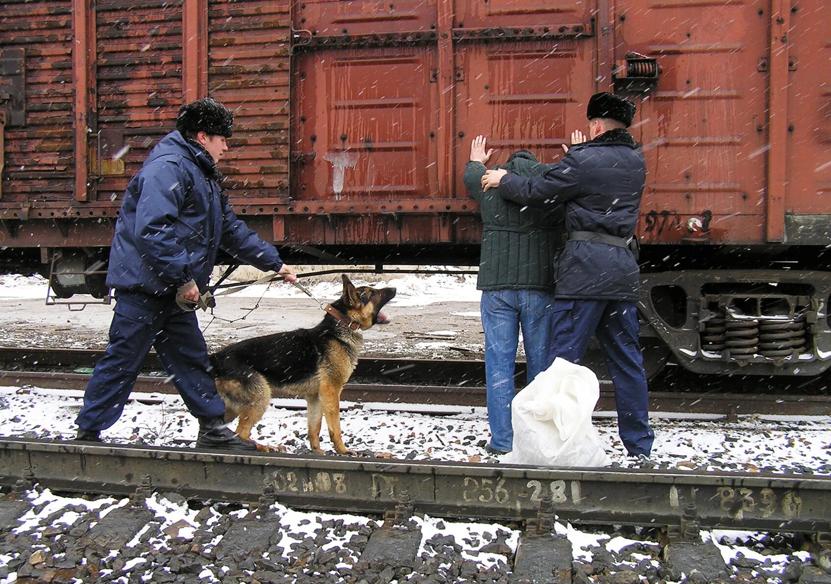 Охрана железнодорожного транспорта. Ведомственная охрана московской ждт. День ведомственной охраны железнодорожного транспорта. Охрана на жд транспорте. Охрана на жд транспорте.