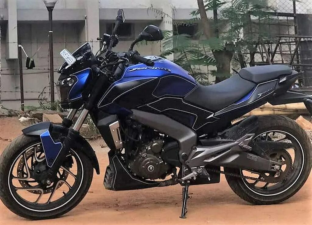 Баджадж 400 купить. Баджадж Доминар 400. Bajaj Dominar 400 Touring. Bajaj Dominar 400 кастом. Доминар 400 черный.