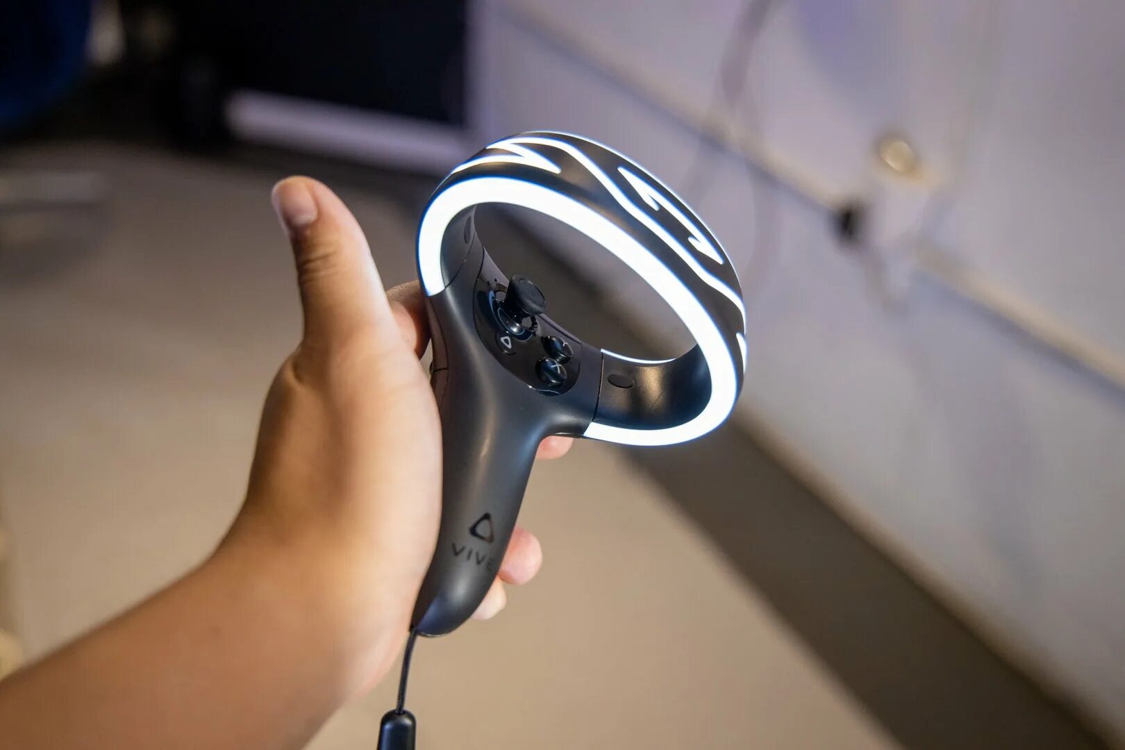 Cosmos контроллер. Htc cosmos контроллеры. Vive xr elite. Valve cosmos. контроллеры вр viva cosmos.