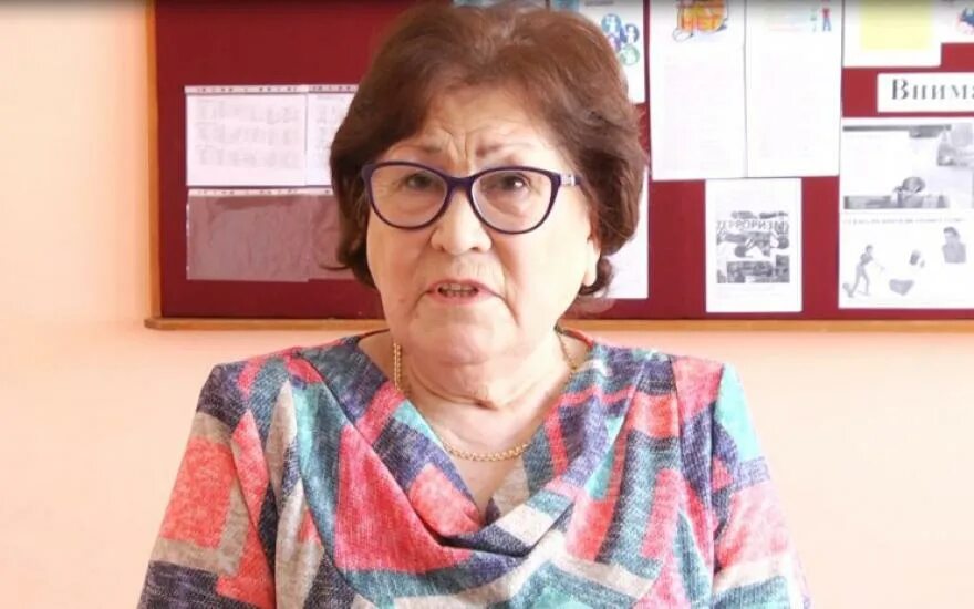 Директор 15 школы калуга. Школа 15 быково новый директор. Директор в 9 школе шуя. Директор 15 школы фото. Директор 15 школы фото.