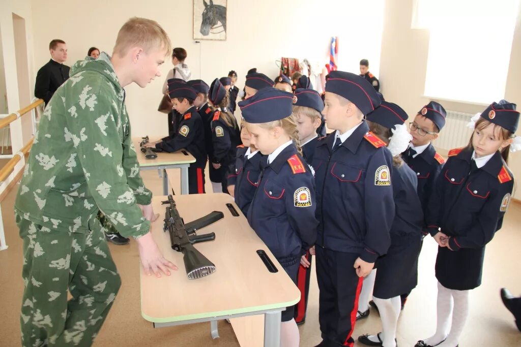 Школы кадетов в самаре. Посвящение в кадеты. Школа 95 самара. Самара аэродромная улица 54 школа № 170 самарский кадетский корпус. Кадетская школа самара.