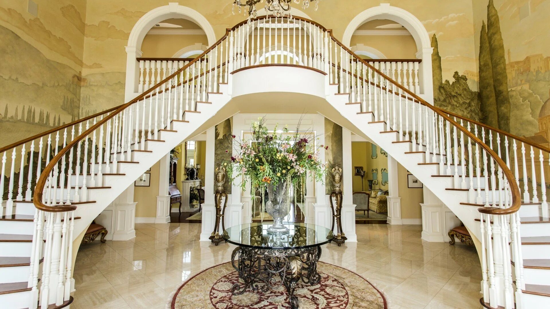 Жить в холе. Отель Метрополь мраморная лестница. Парадная лестница Бурденко. Красивые лестницы. Красивые лестницы в доме.