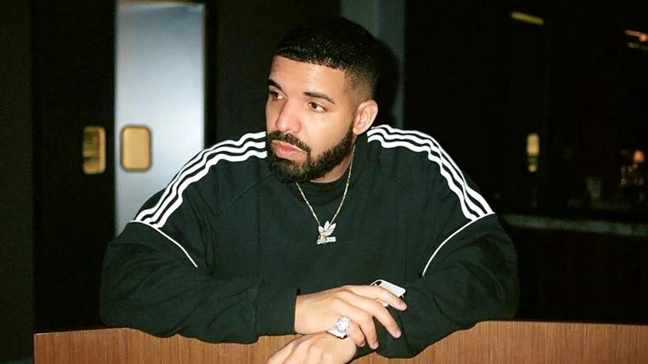 Где живет дрейк. Дрейк (рэпер). Drake репер 2021. Drake champagnepapi. Дрейк (рэпер) фото.