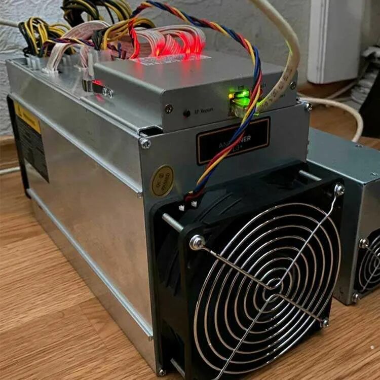 Antminer l7 9500mh. Асик l7 9500. L7 9500mh. Асик л7 9500 провод.