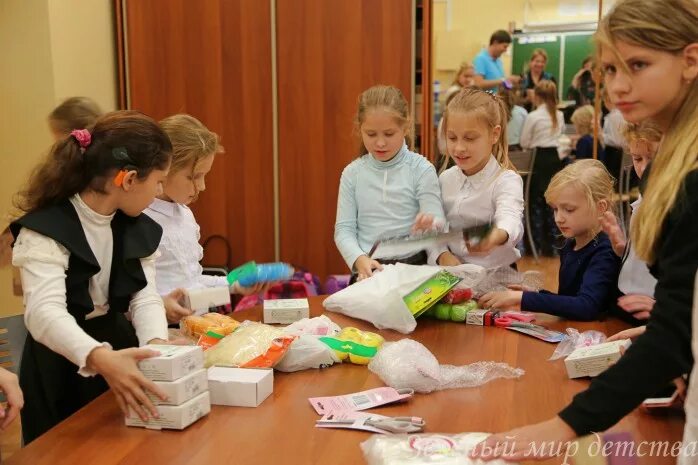 Интернат для слабовидящих детей. Вспомогательная школа интернат. Школа интернат дети. Занятие школа интернат. Занятие школа интернат.