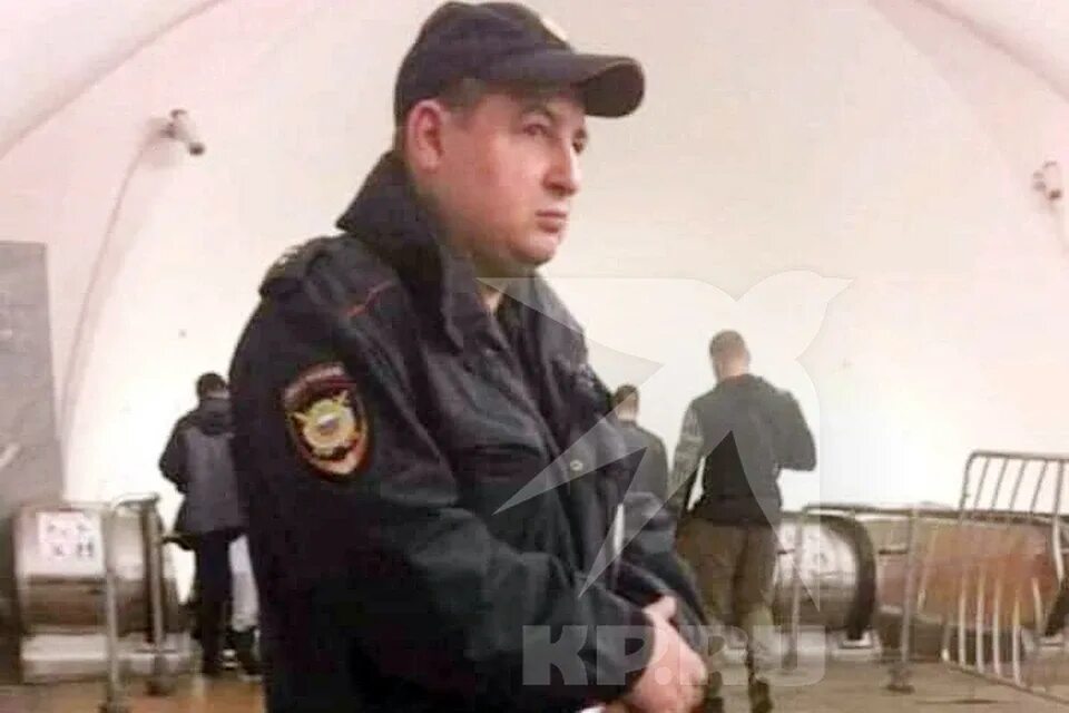 Убейте двух сотрудников. Убейте двух сотрудников