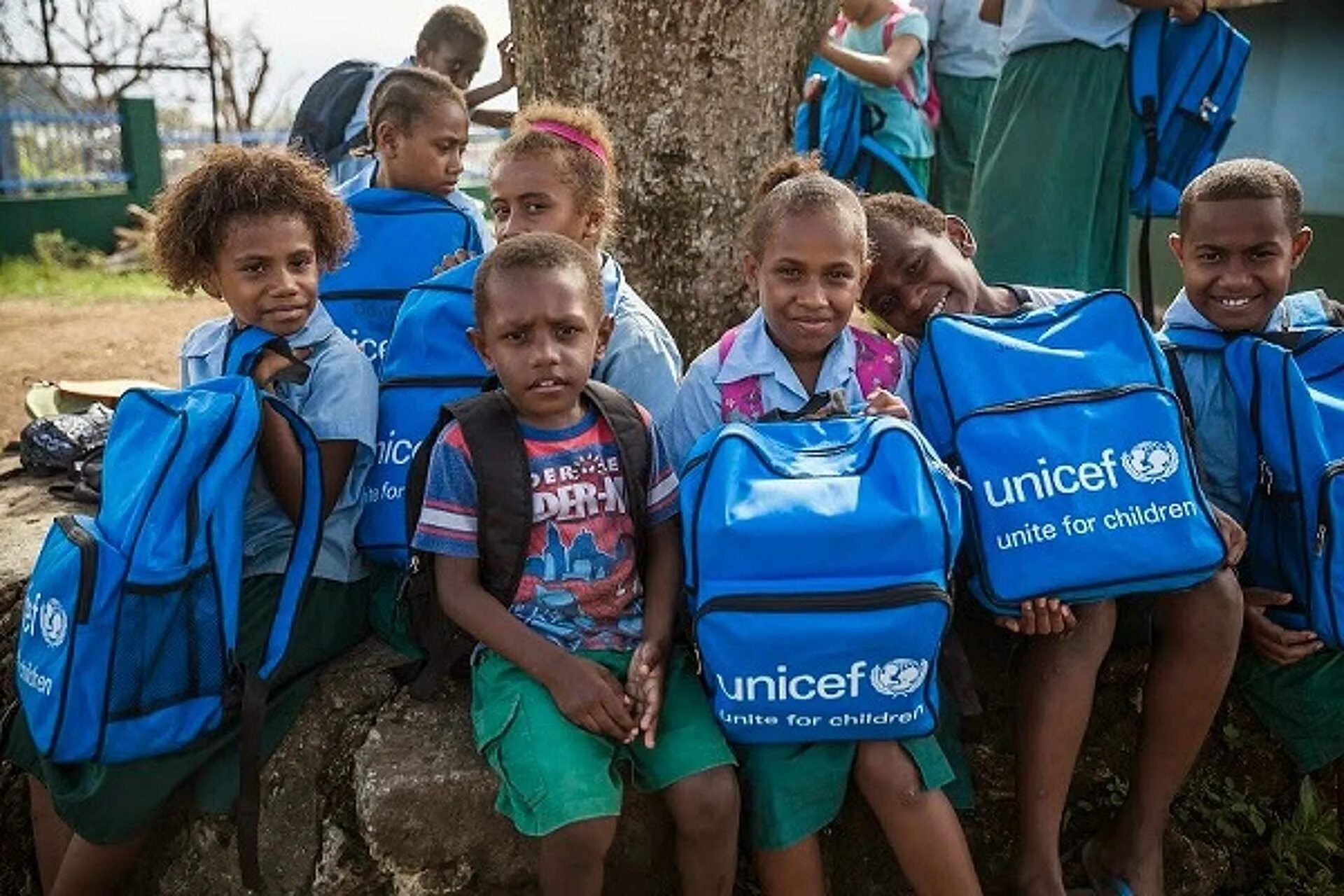 Детский фонд ООН ЮНИСЕФ. Международный детский фонд ООН. Женщина UNICEF. Что такое ЮНИСЕФ UNICEF.