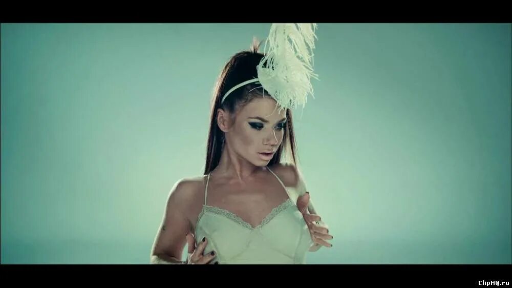 Видеоклипы музыкальные видеоклипы. Ариана гранде thank next. Популярные клипы. Клипы есть какие нибудь. Miley cyrus who owns my heart.