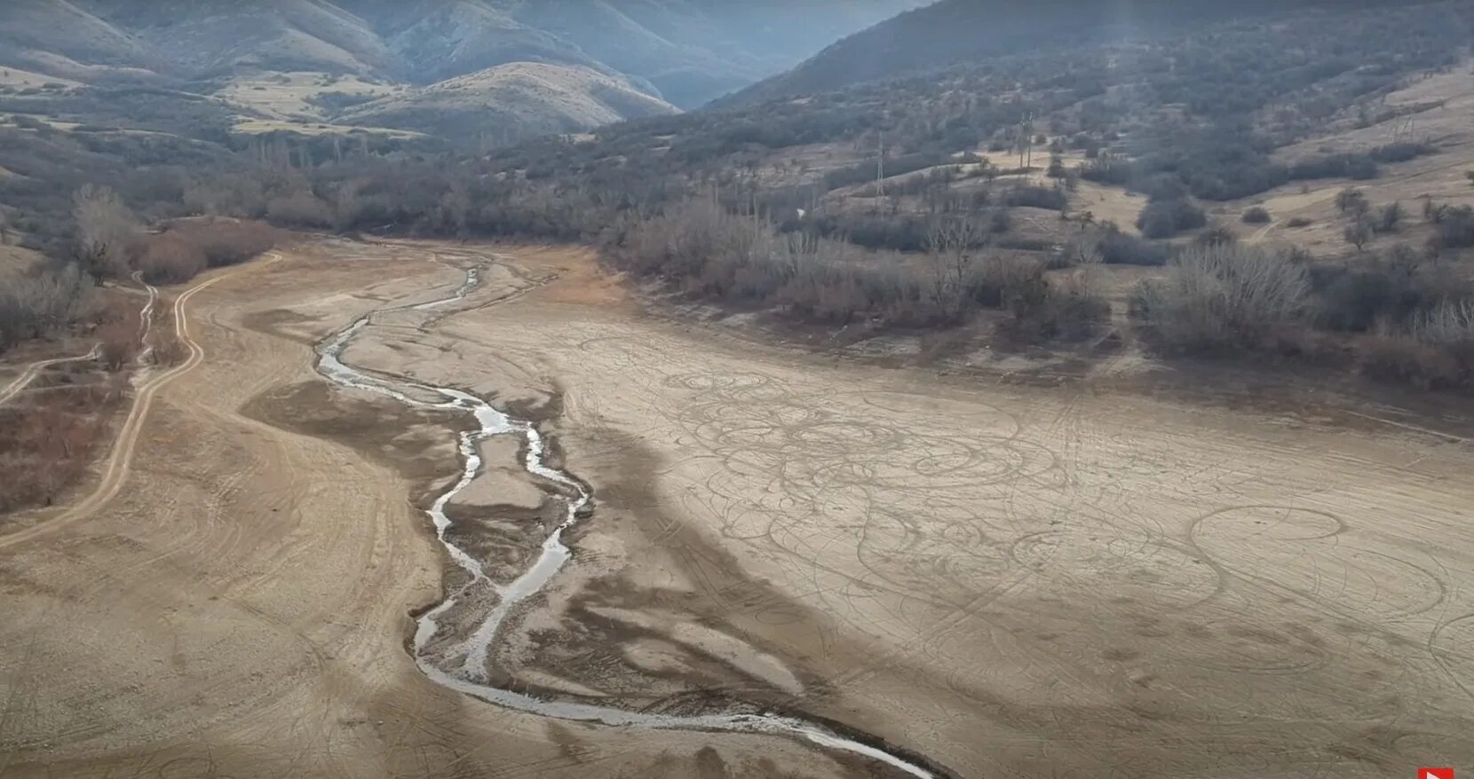 Симферополь без воды. Аянское водохранилище Симферополь. Пересохшее Симферопольское водохранилище. Засуха в Крыму. Симферопольское водохранилище высохло.