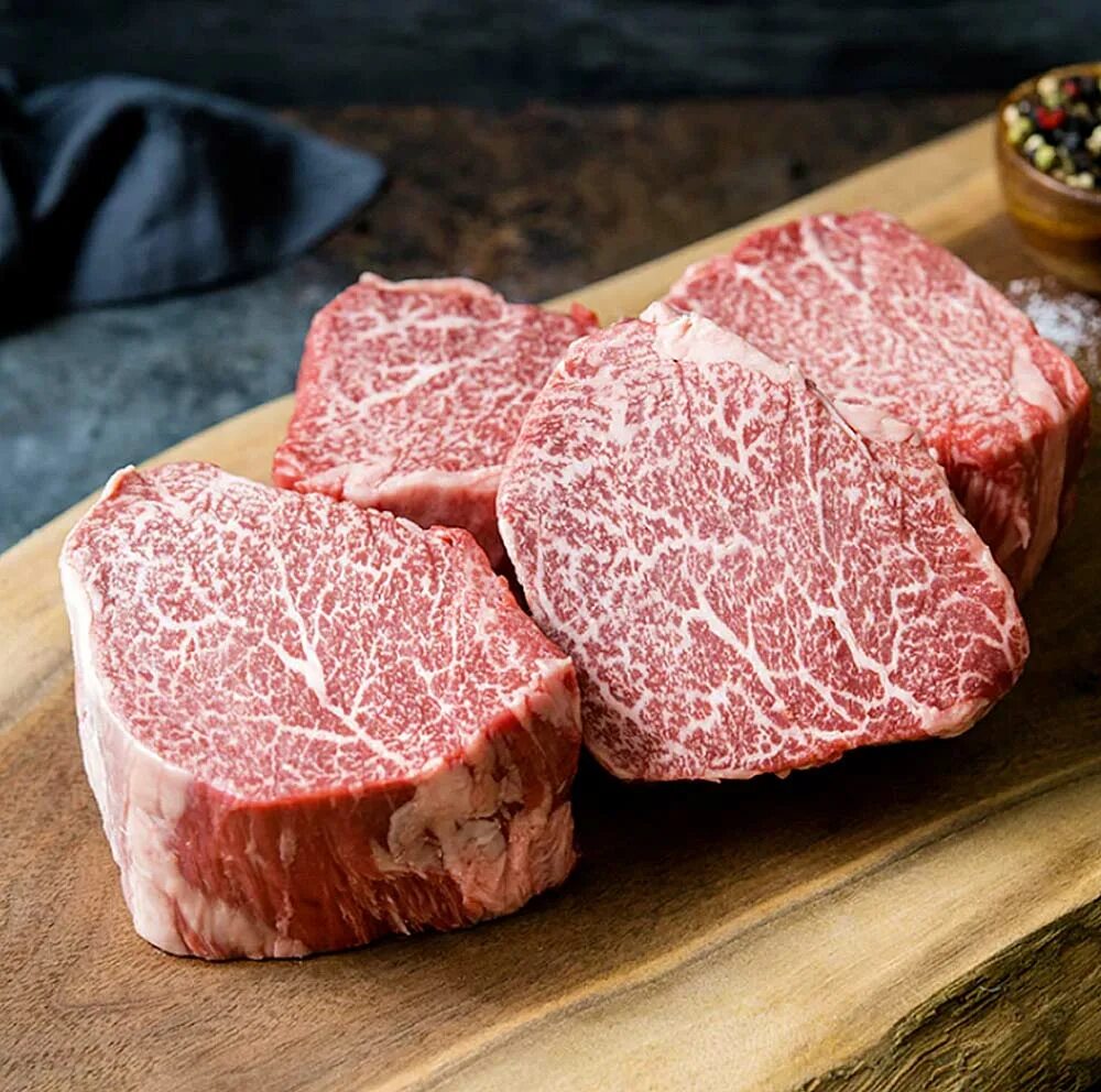 Стейк рибай вагю. Японская мраморная говядина вагю. Мраморное мясо вагю. Мраморное мясо вагю. Рибай вагю.