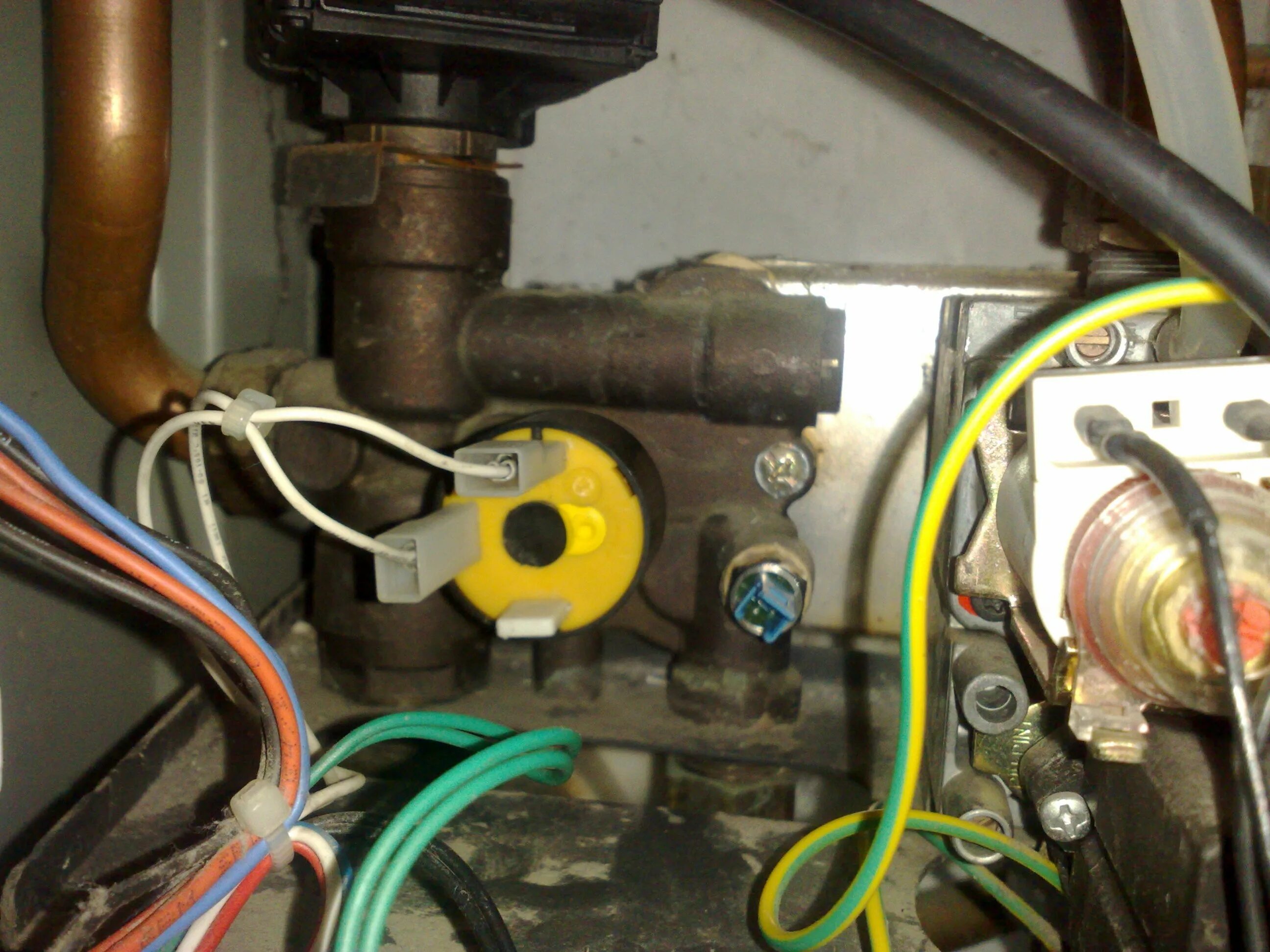 Баажит насос на котле вайлант. Газовый котёл baymak nuvola 3. Газовый клапан для котла бош 6000. Насос котловой тп 120. Вращение насоса в котле протерм.