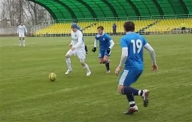 где играет орел