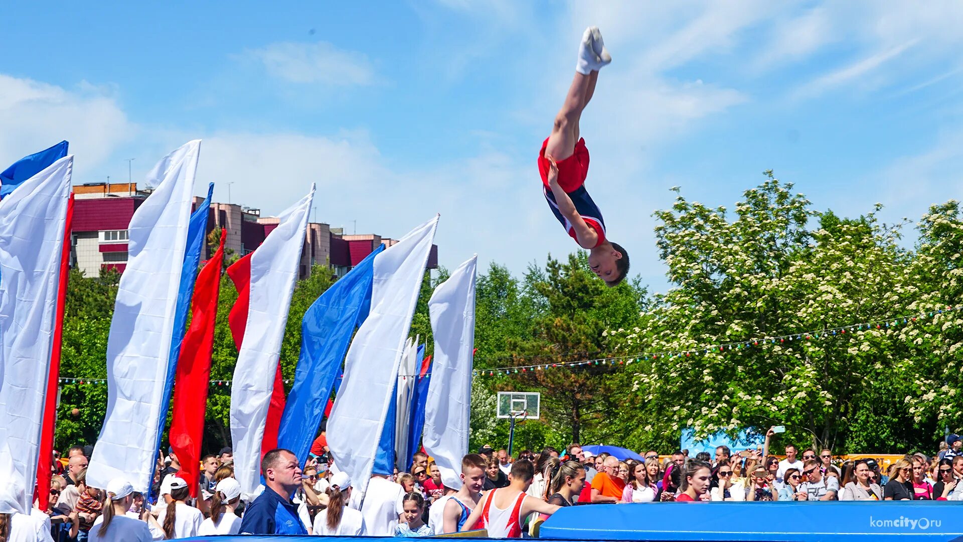 Спортивный праздник. Комсомольск старт. День России Комсомольск на Амуре. Спортивный праздник Краснознаменск. Сайт комсомольска на амуре новости