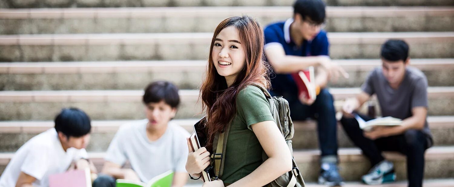 Korean students. Студенты в Корее. Студенты корейцы. Студентка Корея. Корея колледж девучка.