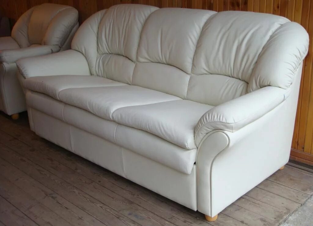 Купить бу диван в спб. Мягкий диван. Мягкий кожаный диван. Финские кожаные диваны. Кожаный диван светлый.