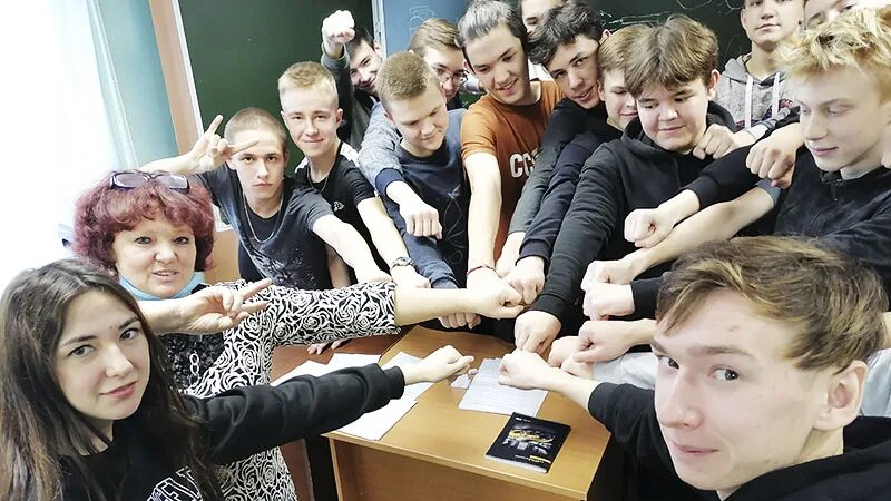 Прошло посвящение в студенты. Посвящение в студенты в колледже. испытания для посвящения в студенты. мероприятия посвященные студентам. задания на посвящение в студенты.