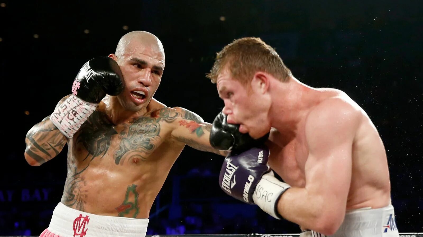 Мигель альварес. Канело котто. Мигель котто против канело. Тюрьма оз miguel alvarez. Котто против альвареса бокс.