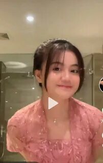 Lagi Viral di TikTok Video Wanita Kebaya Pink Bikin Heboh Warganet: Aku Doa...