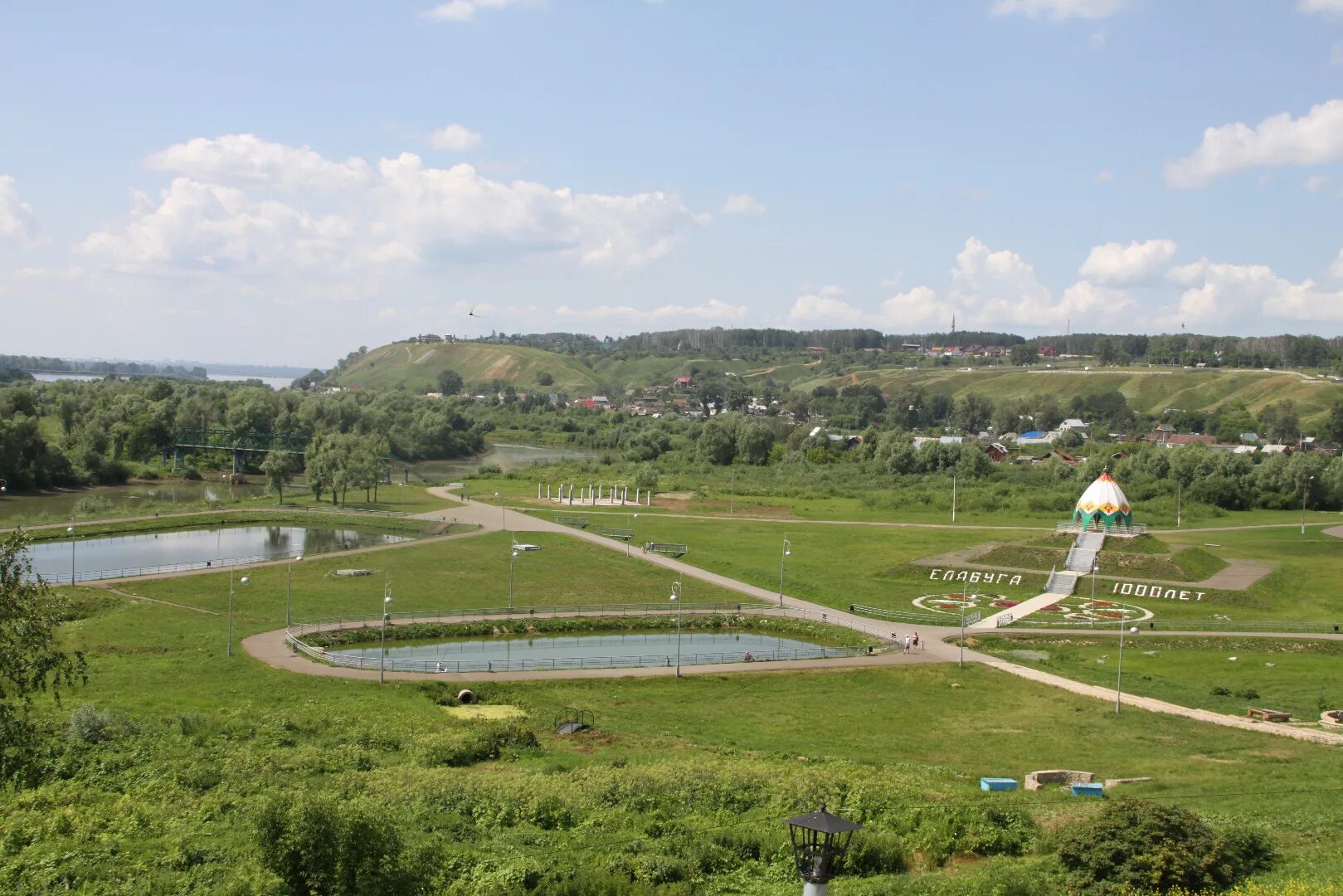 Елабуга пруд. Шишкинские пруды, елабуга, набережная улица. Сквер 1000 летия елабуги. Мост на шишкинских прудах елабуга. Шишкинские пруды елабуга.