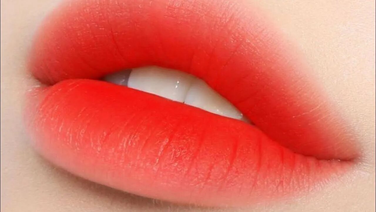 Губы не накрашенные. Пухлые губы. Губы не накрашенные красивые. Пухлые губы без помады. Красивые женские губы.