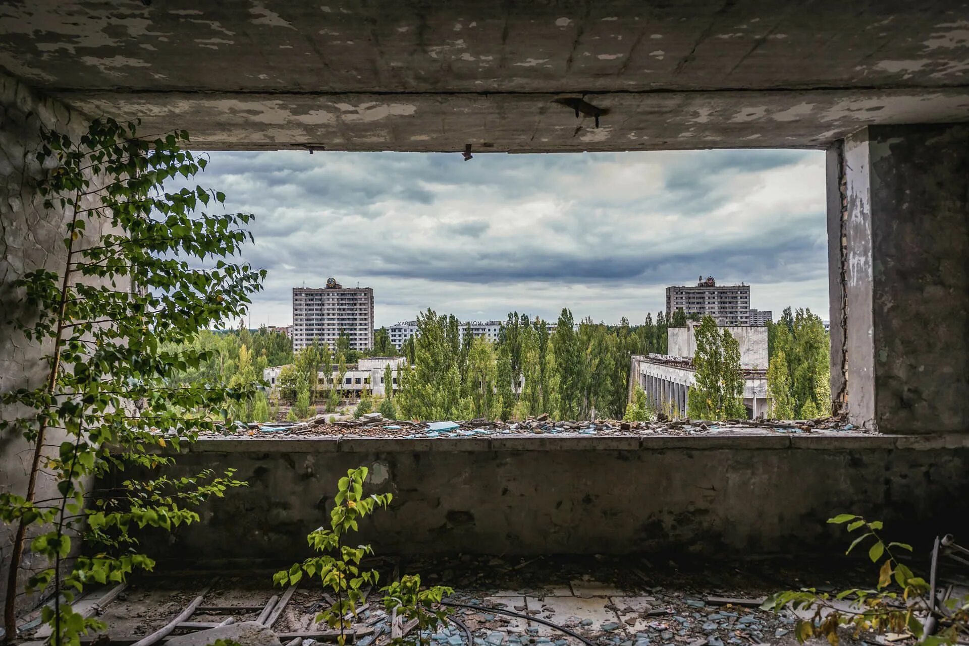 Город во франции припять. Припять город призрак. Припять вид с крыши на ЧАЭС. Припять 1886. Заброшенный город Чернобыль Припять.