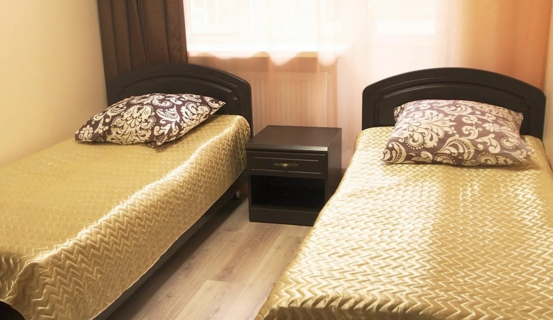 Лагерь зеркальный ленинградская. Турбаза зеркальное ленинградская область. Номера комфорт изумруд. Детский лагерь зеркальный ленинградская область. База отдыха зеркальное санкт-петербург.