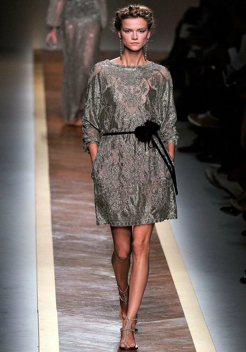 Модный платья 2025. Показ валентино 2025 весна лето. valentino couture весна-лето 2025. показ валентино весна-лето 2012. платья валентино 2025 лето.