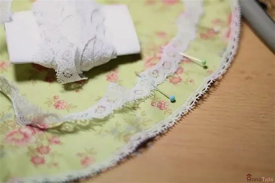Как пришить шитье. Как пришить шитье к подолу. нижнее платье для текстильной куклы. красиво пришить кружево к платью на подол. как пришить кружева.