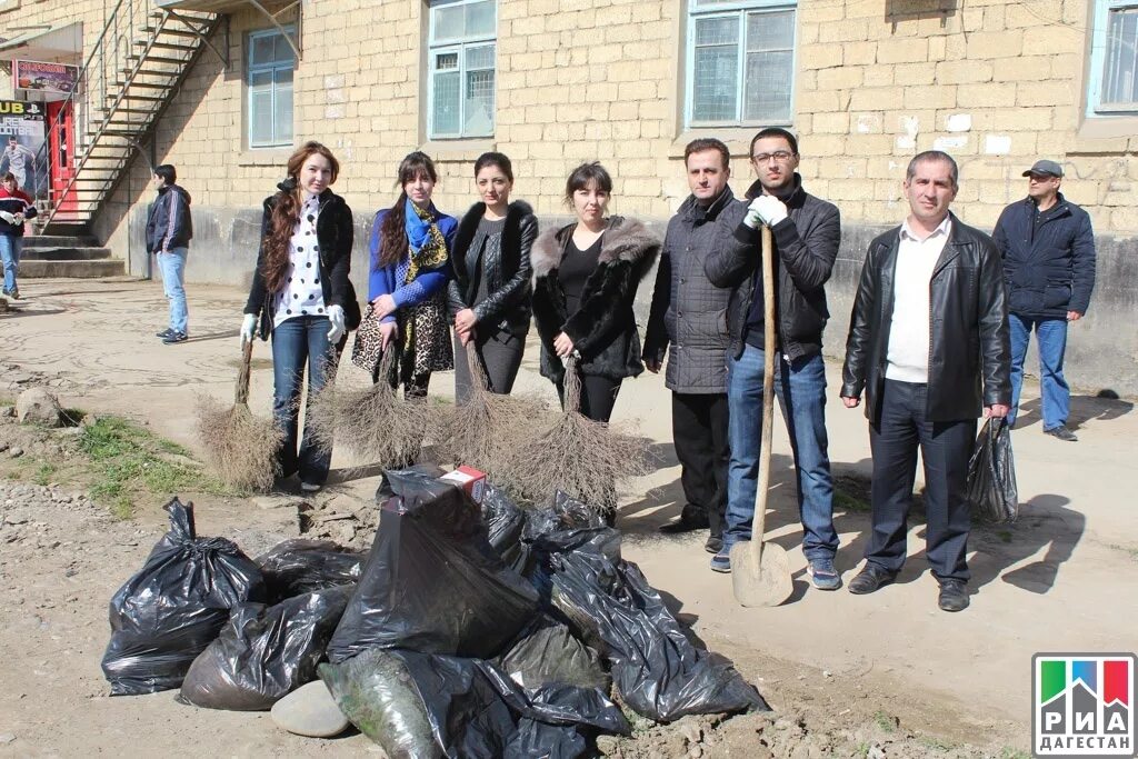 Погода на завтра в дербенте по часам. Работники администрации города Дербент 1998. Погода в Дербенте. Завтра в Дербенте. Дербент март.