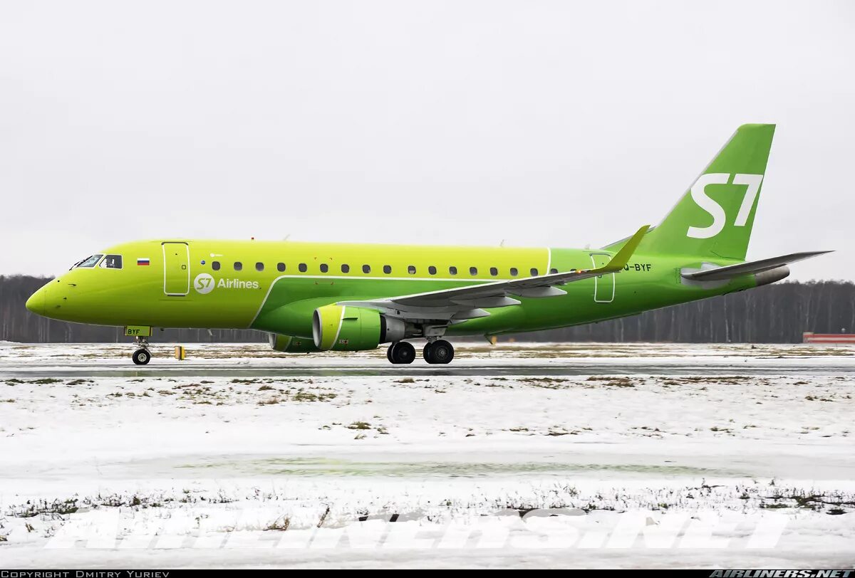 Embraer 170 самолет. Эмбраер rj170 s7. Бразильский самолет Эмбраер s7. E170 самолет s7. Embraer 170 s7