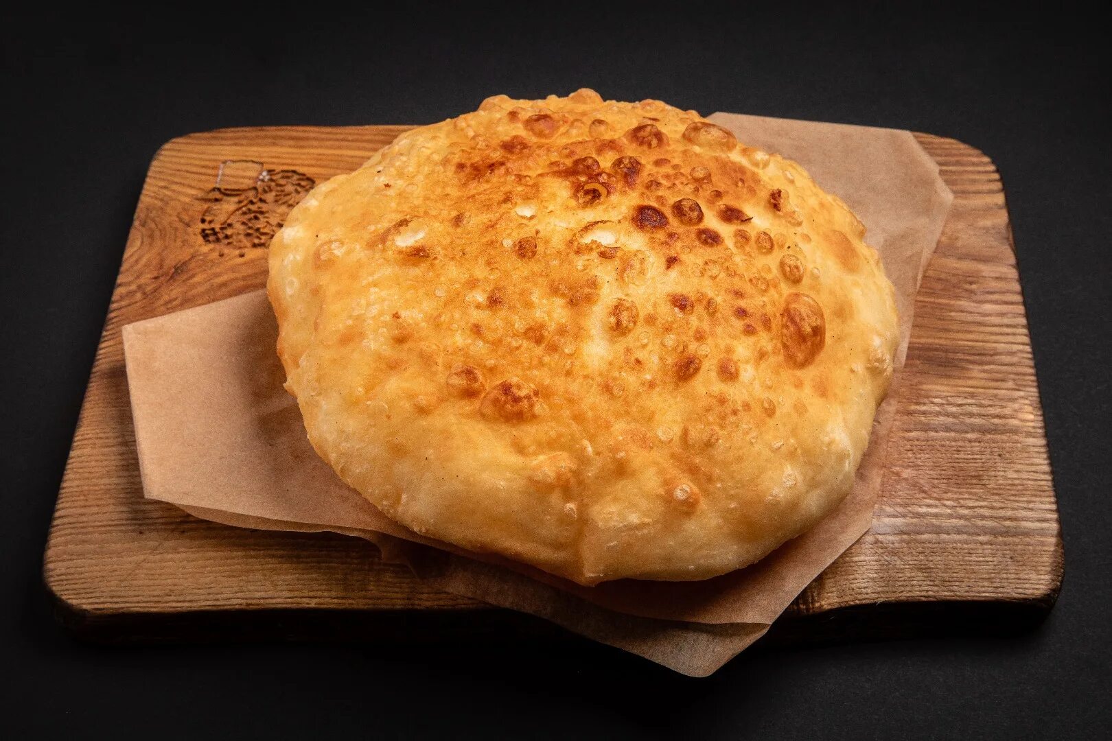 Хачапури на дрожжах. Хачапури по-аджарски слоеное тесто. Хачапури по-грузински с сыром в духовке. Сырный хачапури. Хачапури на дрожжах.