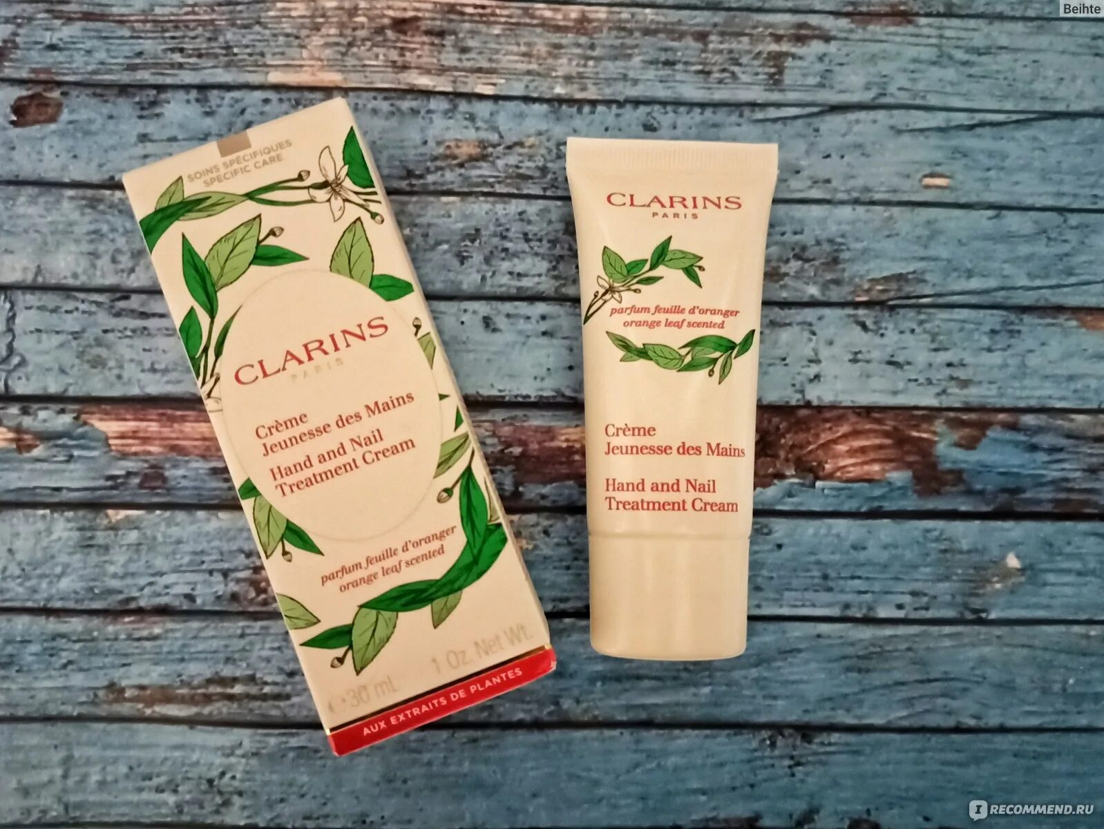 Крем понравилось. Крем для рук Jeunesse des mains. Крем для рук Clarins Jeunesse des mains. Creme Jeunesse des mains hand and mains treatment Cream. Clarins Seeds of Beauty hand and Nail treatment Cream Limited Edition упаковка.