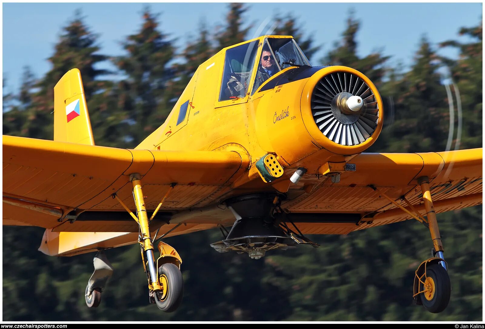 Z 37. Интерфлюг. Zlin z-381 "basa". Z 37 9. Zlin z-37.