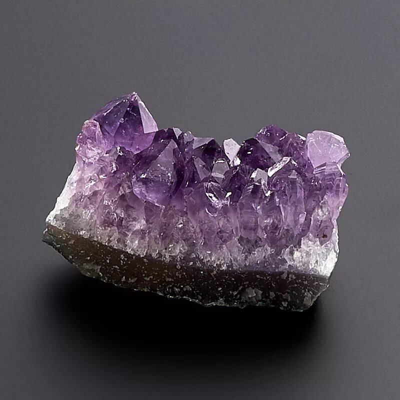 друза пирита. камень друза пирита. интернет минералы. интернет минералы. демидовит камень.