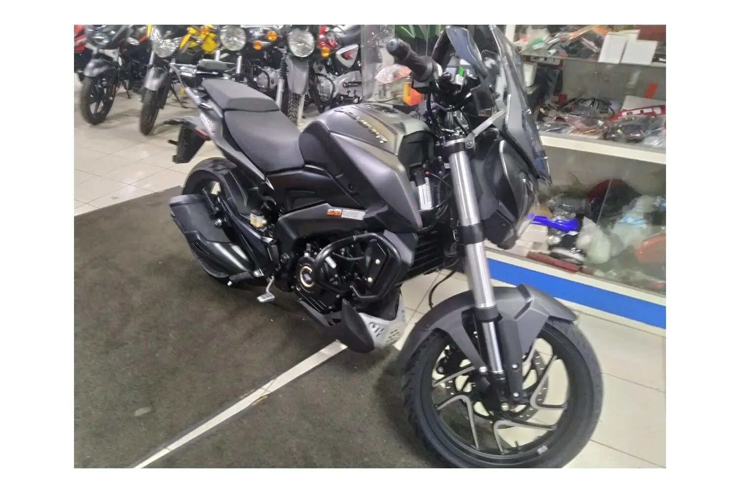 Bajaj dominar 400 touring. Bajaj dominar 400 touring. Мотоцикл dominar 400. Мотоцикл bajaj dominar touring. Пульсар 400 бажаж.