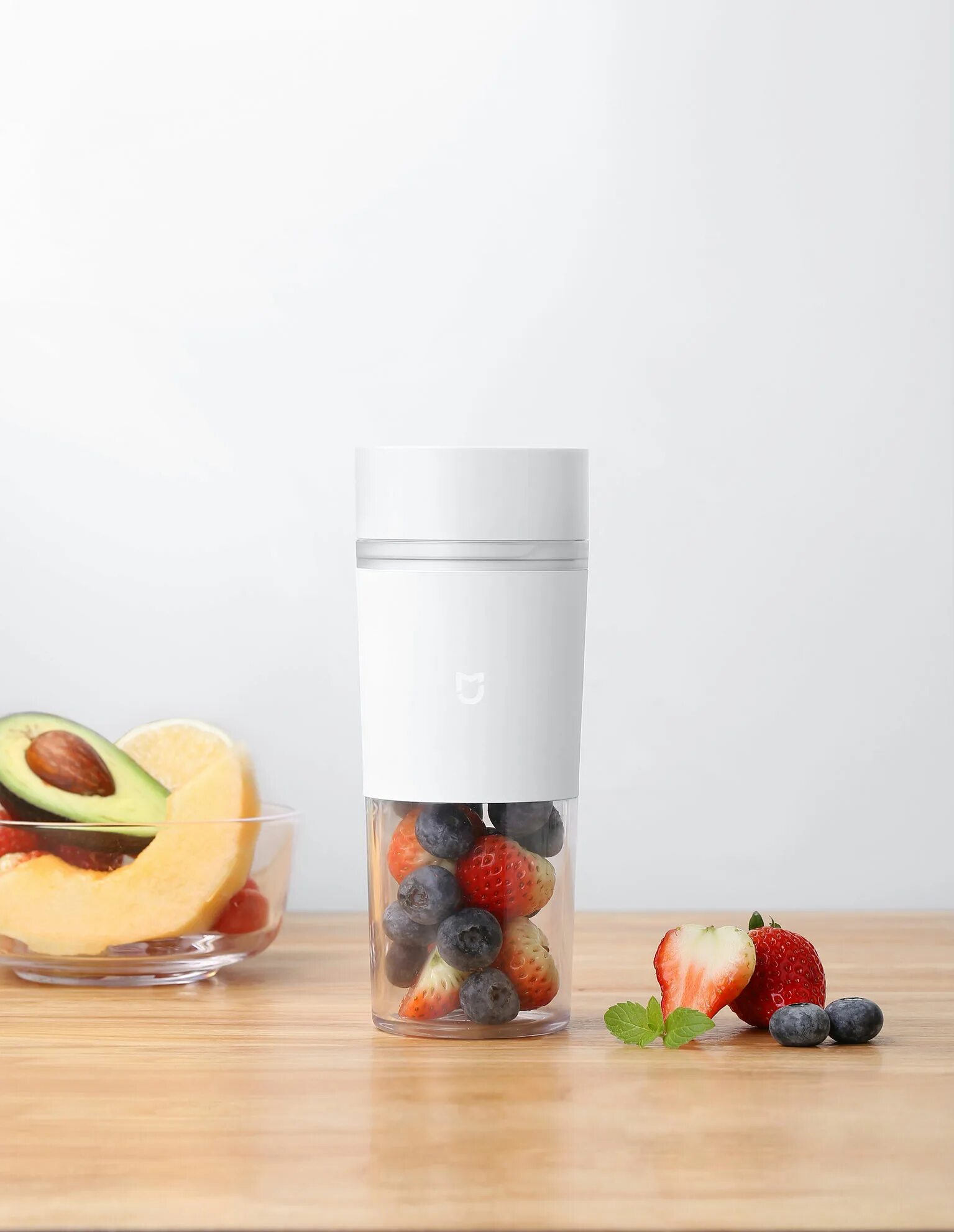 Блендер Xiaomi Mijia Portable Juicer Cup 300ml White (mjzzb01pl). Xiaomi mijia portable juicer cup