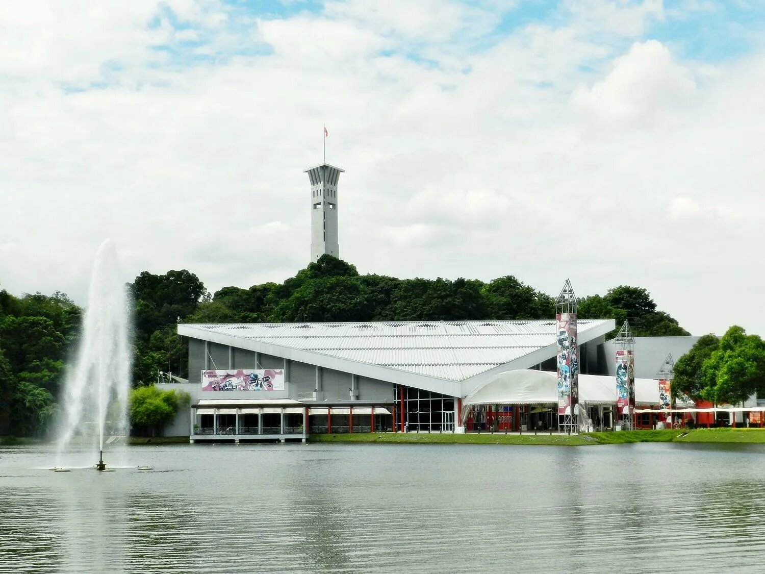 Сингапур музей восточного искусства. Singapore Discovery Centre. Singapore Discovery Centre Jurong West. Дискавери центр