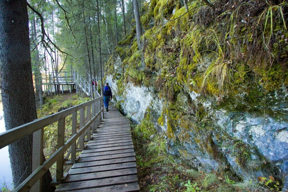 Свердловский ручей. Парк оленьи ручьи карстовый мост. Риродный парк «оленьи ручьи». Свердловский ручей. Нижние серги парк оленьи ручьи.