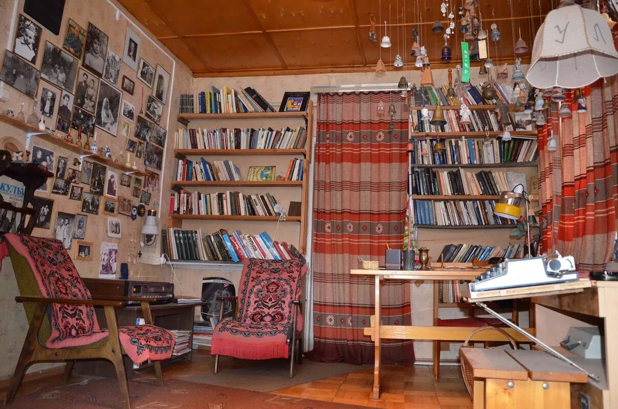 городок писателей переделкино. литературный городок. дача чуковского в переделкино. поселок писателей переделкино. литературный городок.