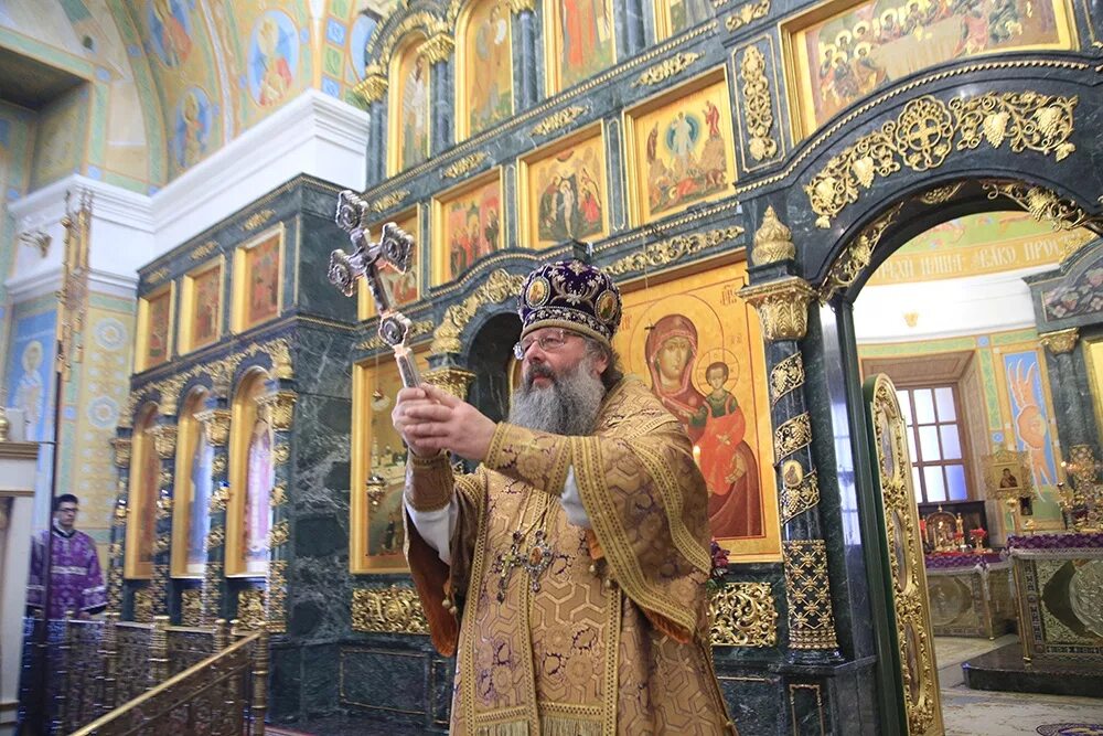Сайт свято троицкого кафедрального собора. Свято-троицкий кафедральный собор екатеринбург. свято-троицком кафедральном соборе екатеринбурга. свято-троицкий кафедральный собор екатеринбург иконостас. свято троицкий кафедральный собор екатеринбург интерьер.