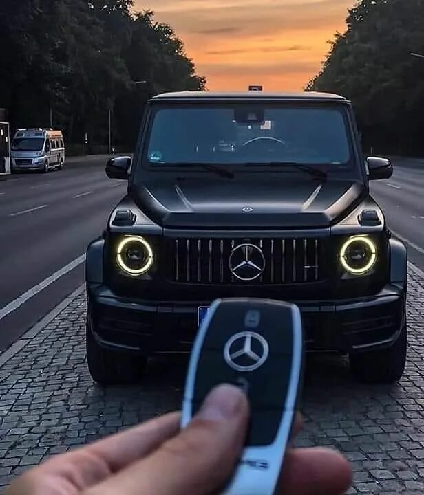 Включи где гелики. Мерседес Бенц Гелендваген. Mercedes g63 AMG. Mercedes Гелендваген 2022. Mercedes AMG g63 s.