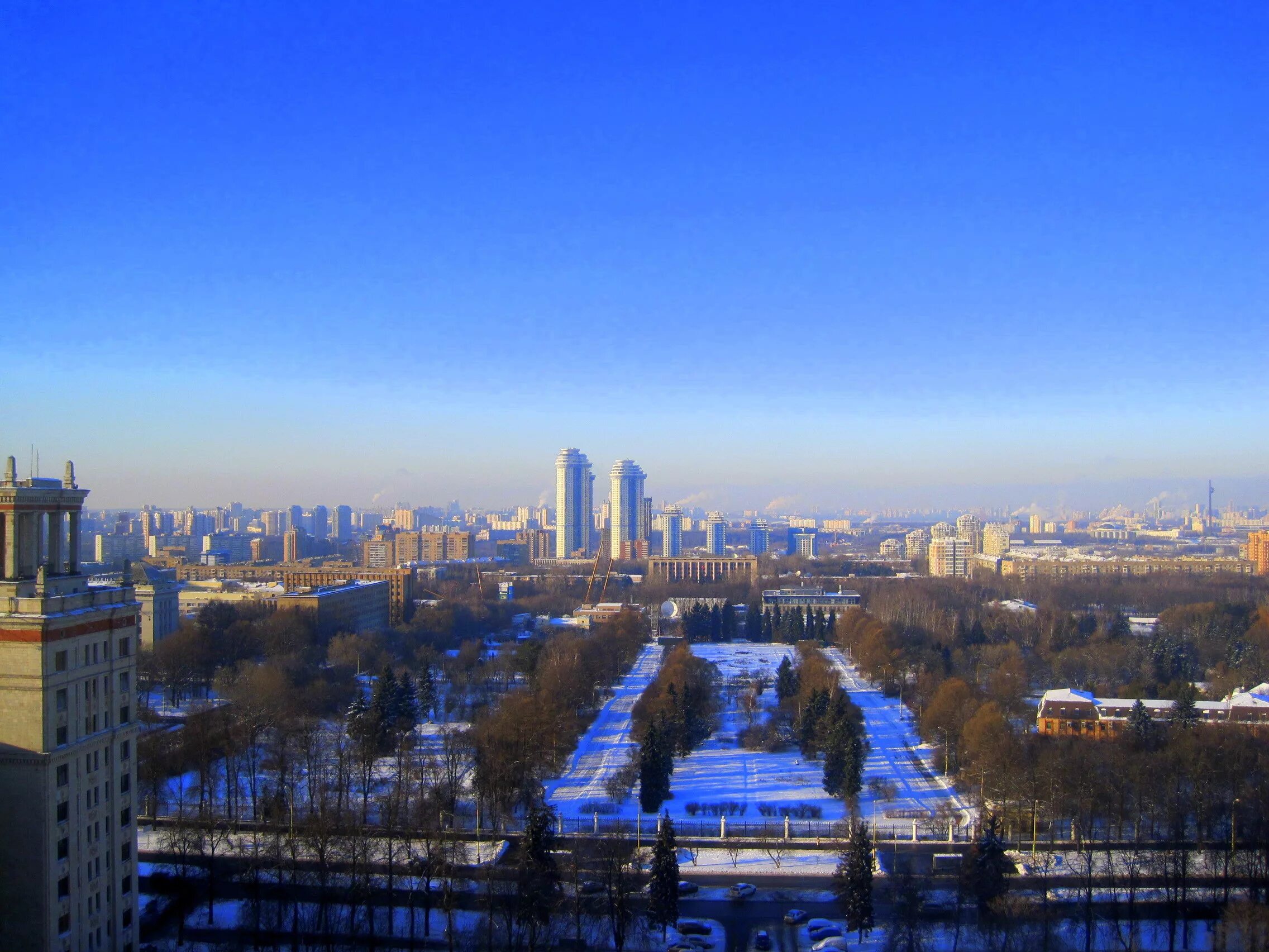 Смотровая площадка Москва МГУ. Смотровая площадка МГУ Воробьевы горы. Смотровая площадка Москва мну. Вид со смотровой площадки МГУ.