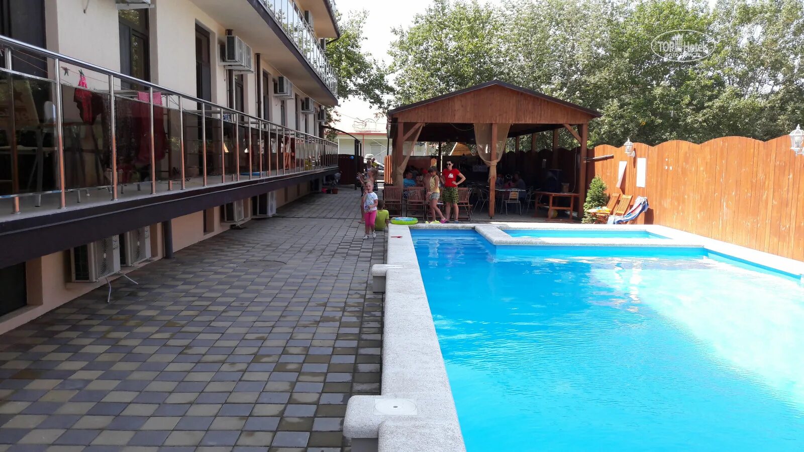 Отель в анапе акварель фэмили. Отель акварель фэмили витязево. "vityazevo family" отель в витязево. Акварель-family отель анапа. Отель в анапе акварель фэмили.