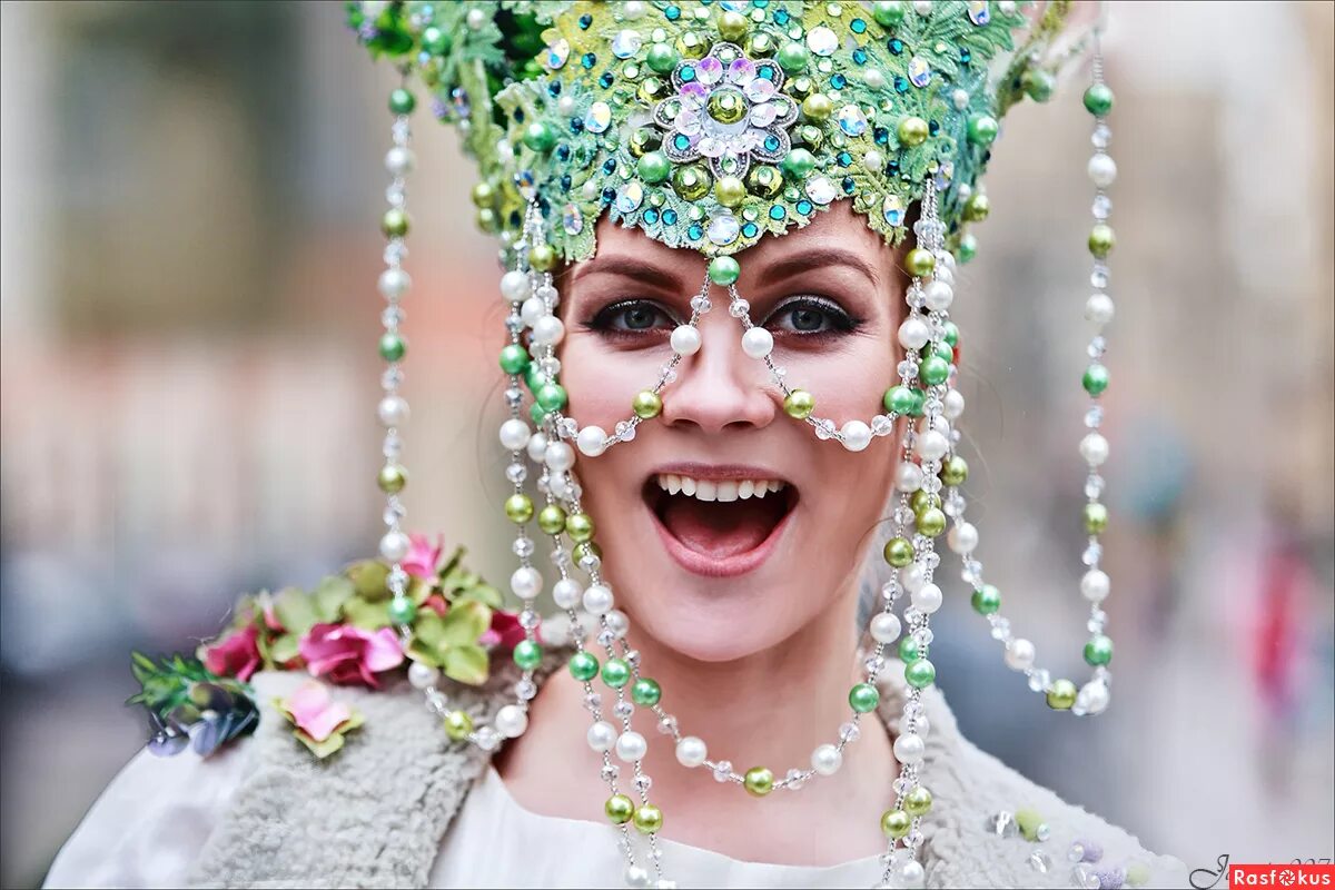 Красавица ёрдынских игр. Фестиваль красавиц. Фестиваль красавиц. Фестиваль красавиц. Украинские венки на голову.