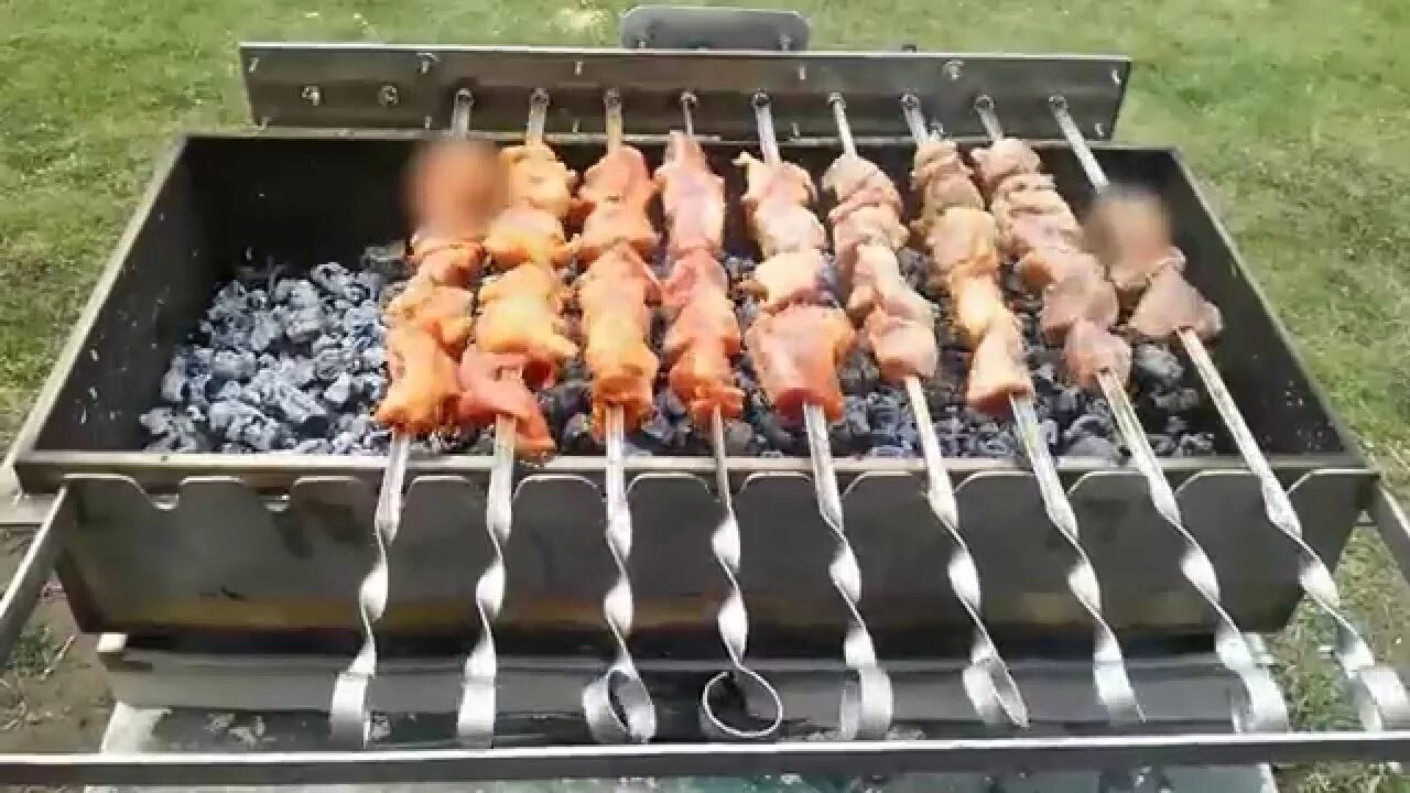 Шашлык крутится