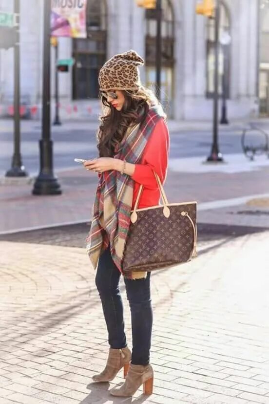 Модные образы с шапками How to Wear a Tunic this Autumn Glam Radar GlamRadar Womens winter fashion o